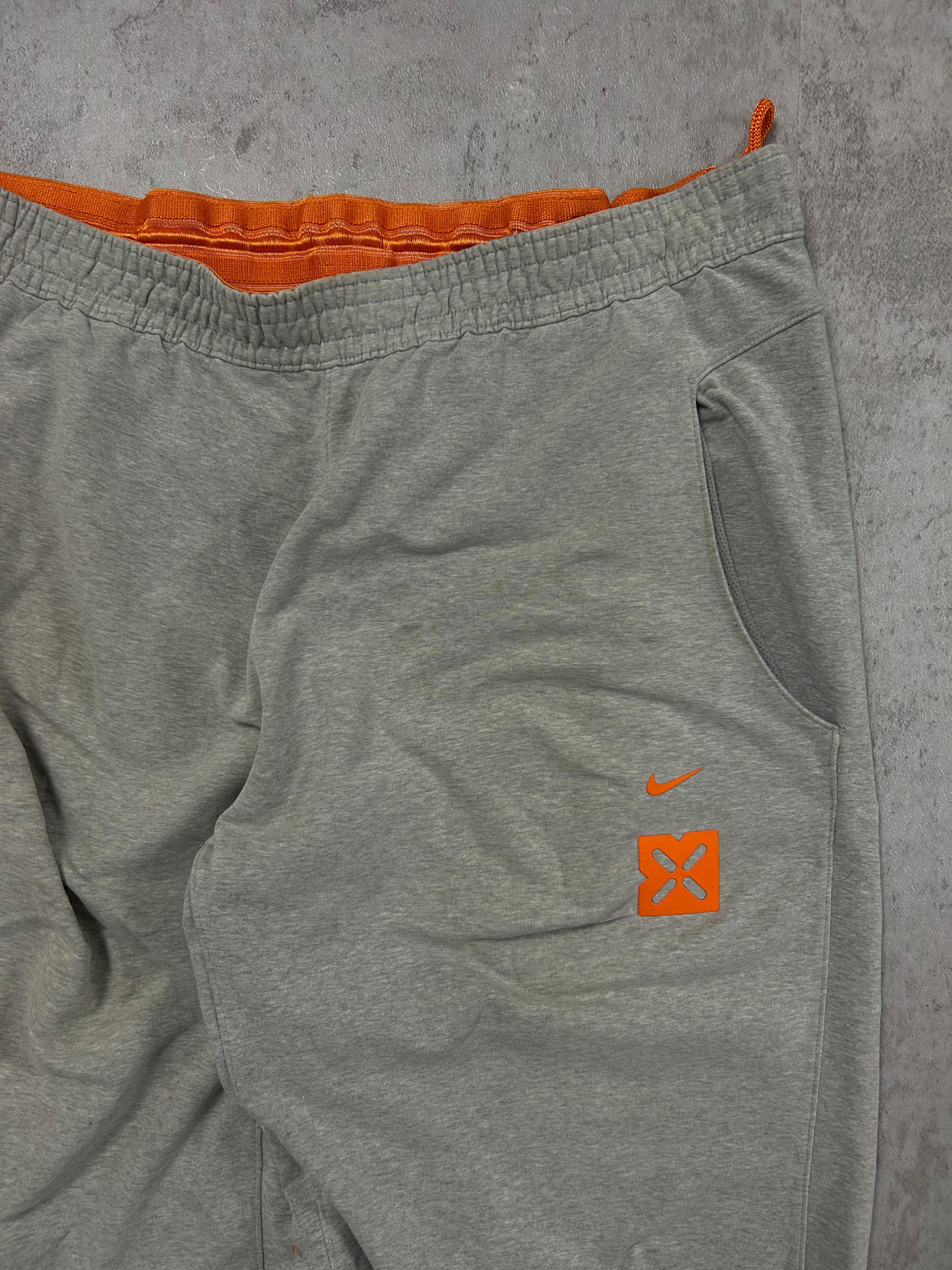 Pantalon deportivo Nike vintage gris