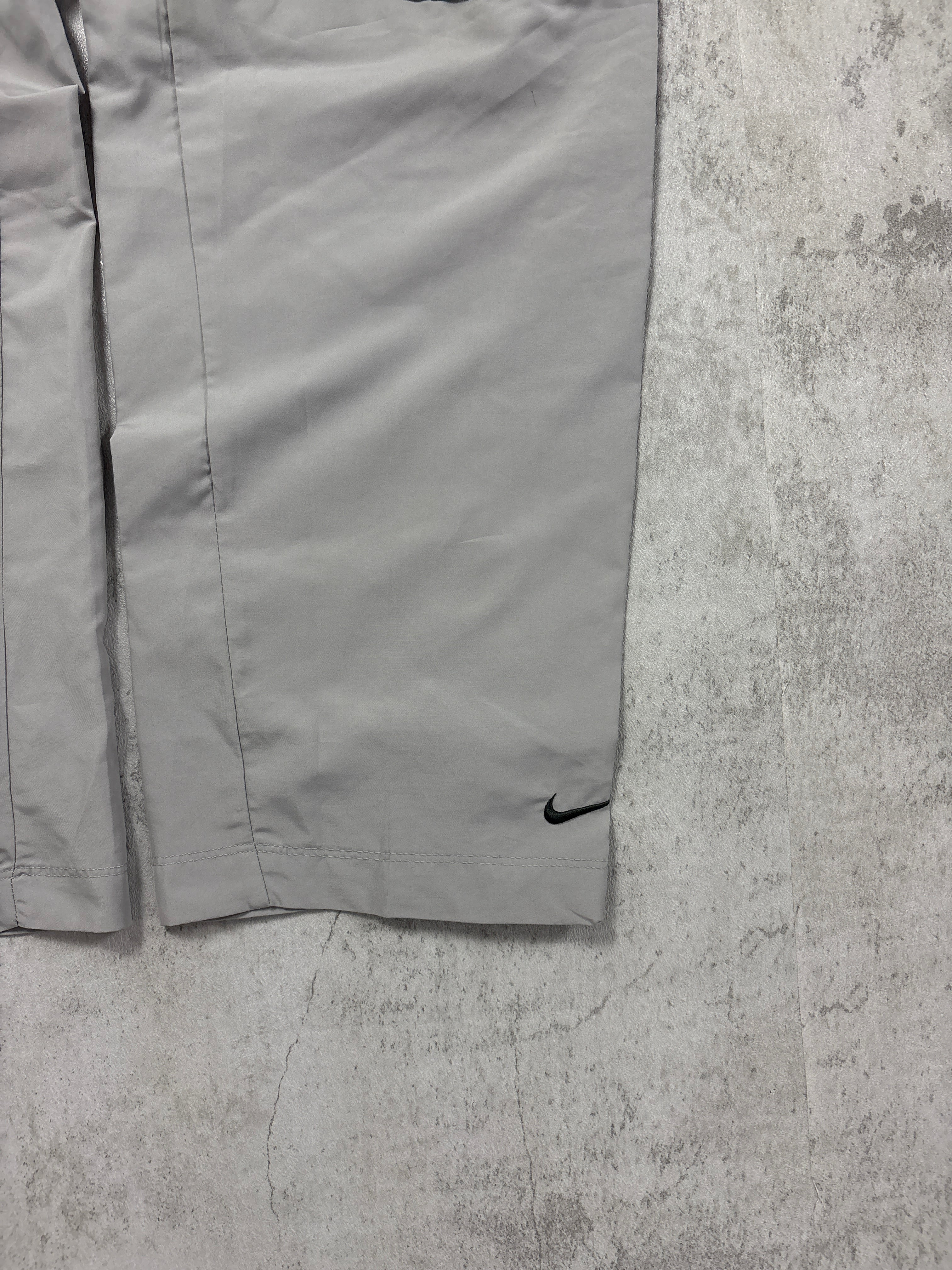Pantalón Nike Vintage Gris