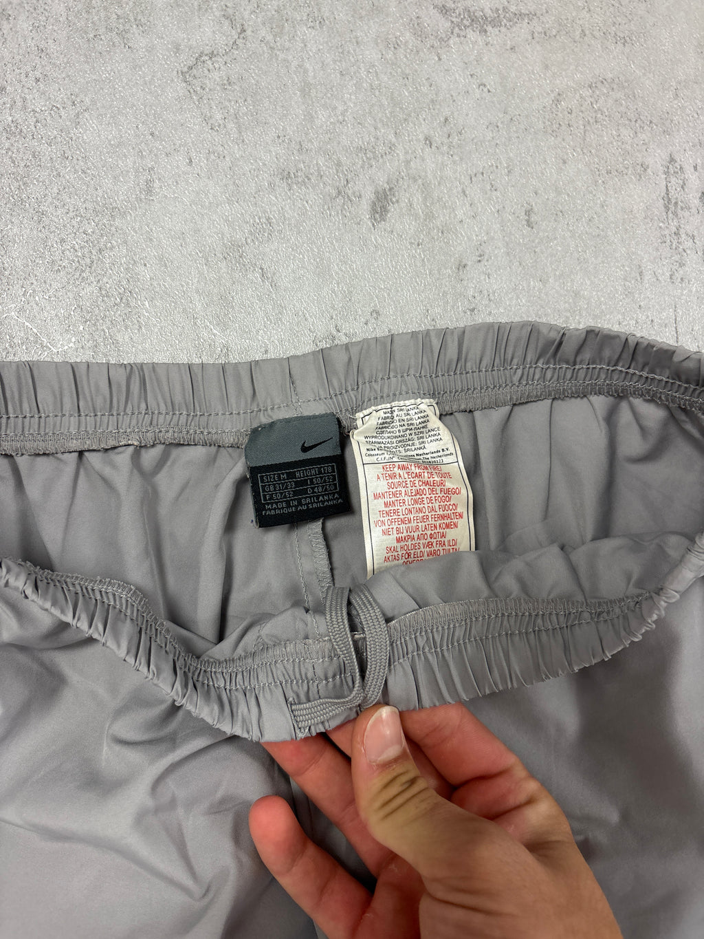 Pantalón Nike Vintage Gris